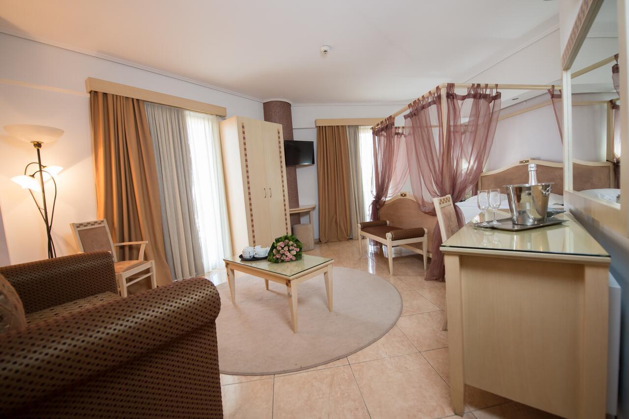 Premier Agrinio Heart Hotel Eksteriør bilde