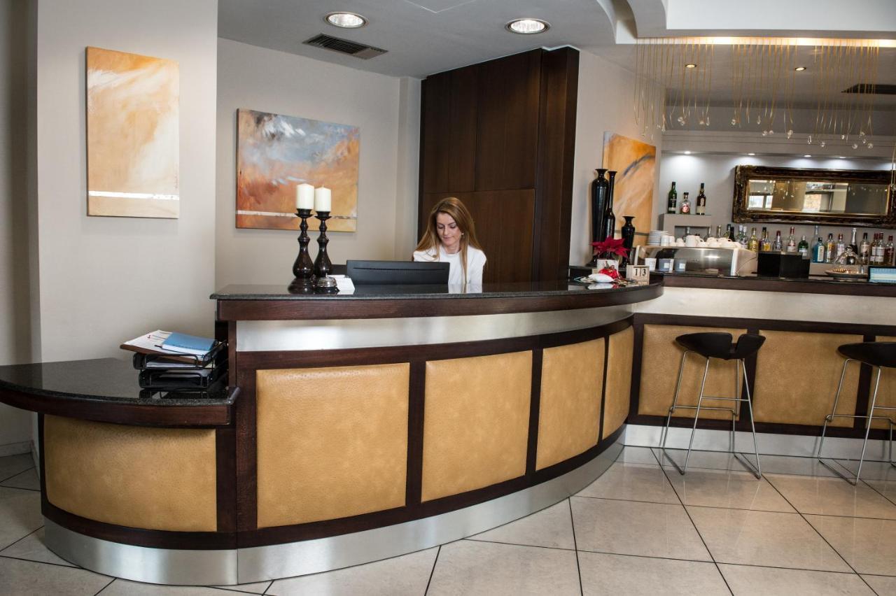 Premier Agrinio Heart Hotel Eksteriør bilde